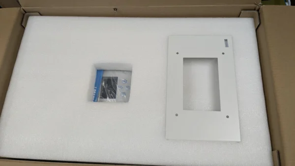 Deye SUN-6K-SG05 LP1-EU-AM2-P