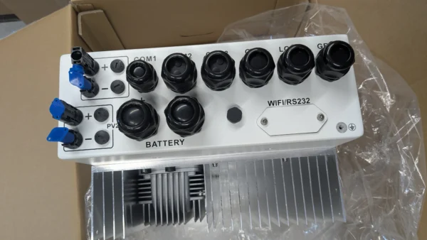 Deye SUN-6K-SG05 LP1-EU-AM2-P