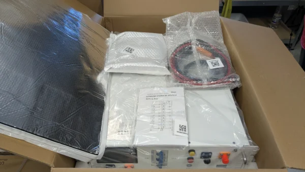 BMS DEYE BOS-G PRO 200-1000Vdc 120A (BOS-G-PDU-2) BMS DEYE BOS-G PRO 200-1000Vdc 120A (BOS-G-PDU-2)